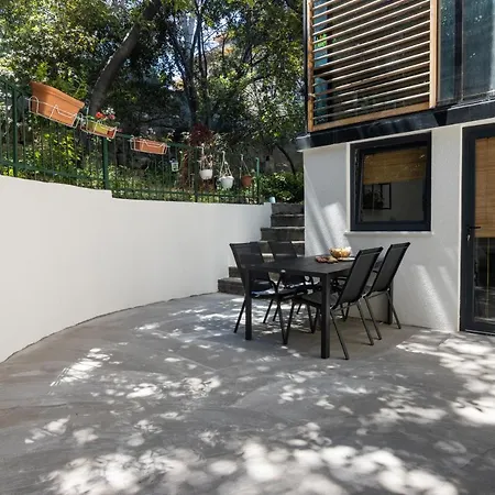 Tina In Centar With Parking Apartment