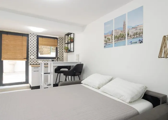 Tina In Centar With Parking Apartment *