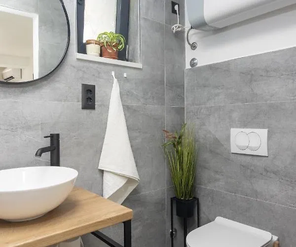 Apartment Tina In Centar With Parking *