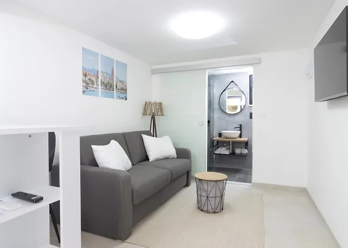 Apartment Tina In Centar With Parking